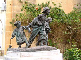 Les Gavroches, Barrakka Garden, Valletta